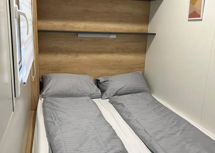 Mobile Lenka Kamp Biograd Na Moru